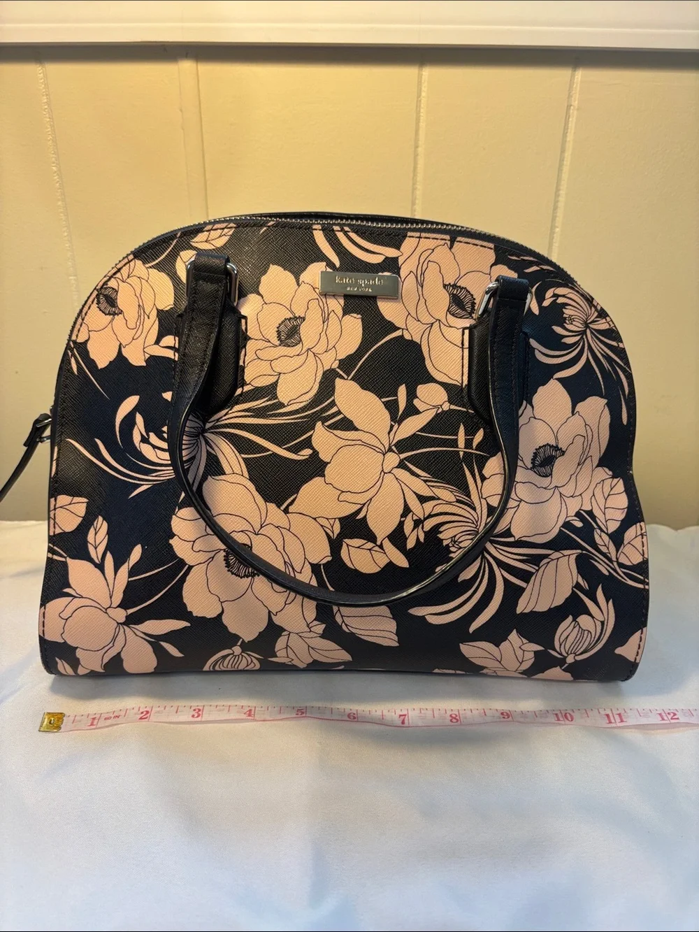 EUC Kate Spade Laurel Way Gardenia Satchel & Wallet Set